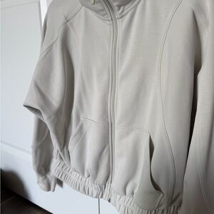 Lululemon soft stream jacket